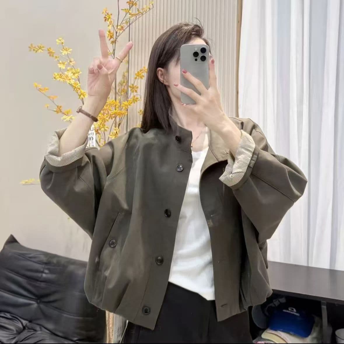 Women's Stand-Up Collar Short Trench Coat – Loose Fit Casual Jacket with Striped Lining (Spring 2026), photo 7