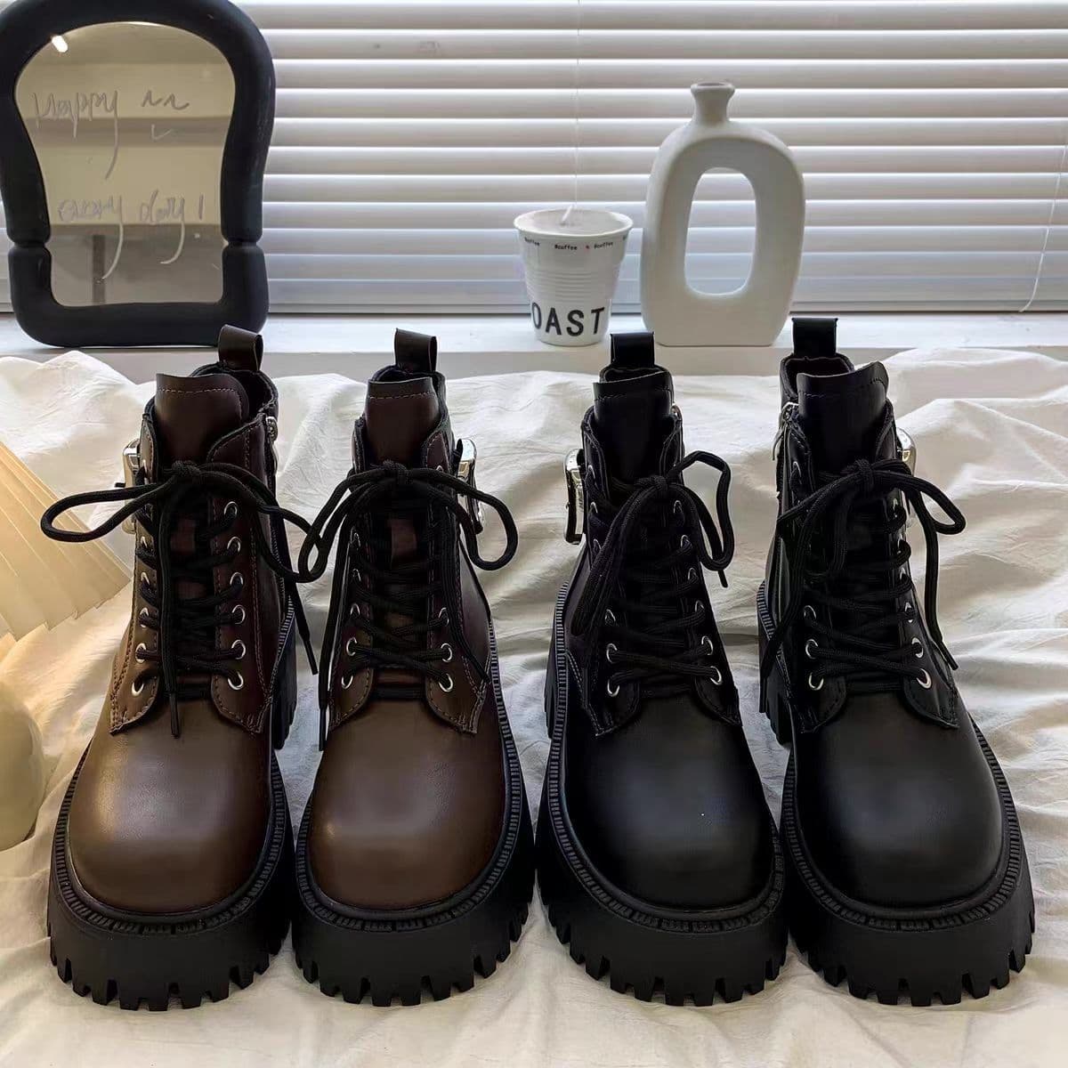 British-Style Dr. Martens Boots: 2024 New Fall/Winter Collection—Thick-Soled, High-Heeled Women's Brown Boots—Best-Selling Short Boots for Petite Women