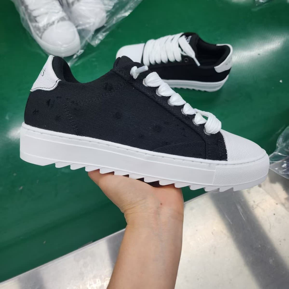 NUMERIS Unisex Low-Top Sneakers – Thick Non-Slip Rubber Sole, Breathable Quick-Dry Upper, Casual Sports Shoes for Everyday Wear, photo 6