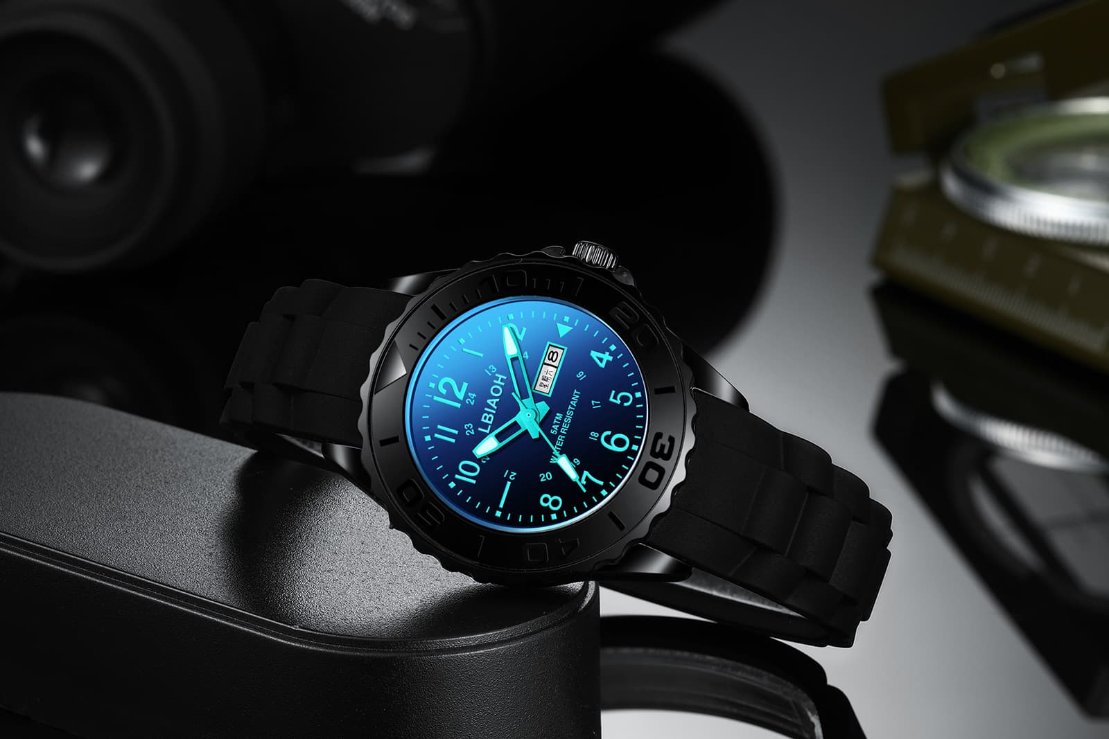 LOUIEJUELEN Glow-in-the-Dark Quartz Watch for Men & Women – Waterproof Silicone Strap, Dual Calendar, Sports Style, photo 7
