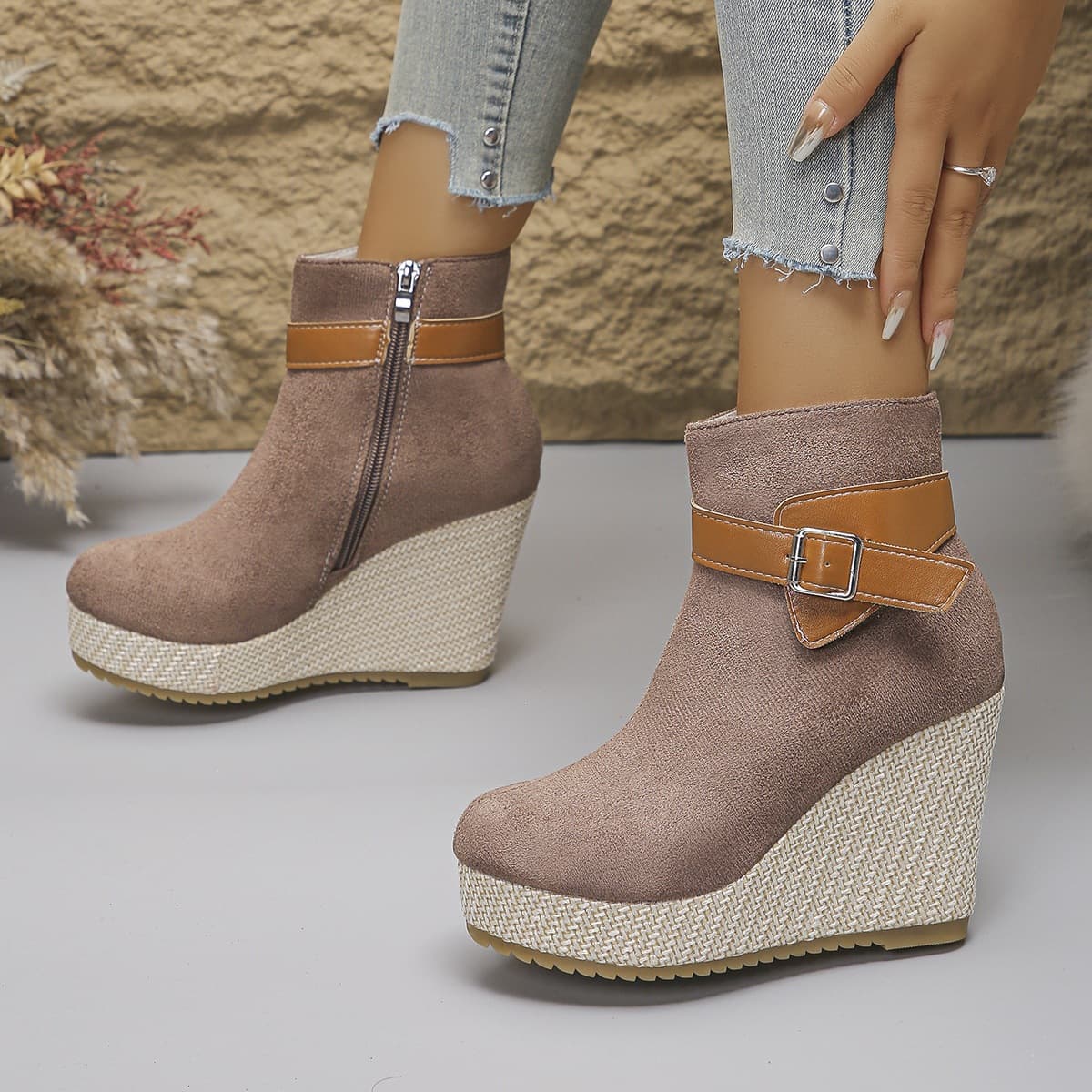 Cross-Border Plus-Size Wedge Shoes for Women: New Fall/Winter Fashionable Round-Toe Chunky-Heel Retro High-Heel Ankle Boots—In Stock for Cross-Border Shipping, photo 2