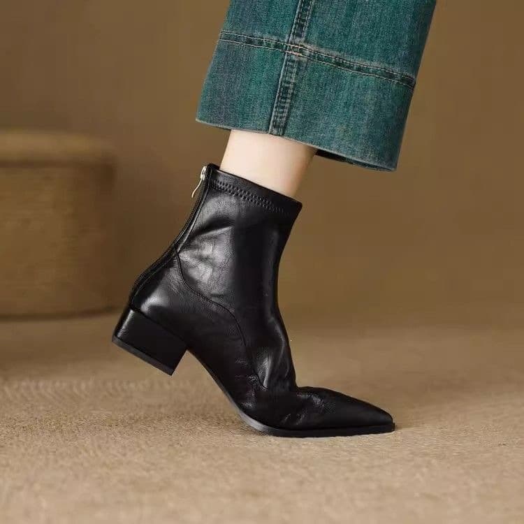 Chic Pointed-Toe Ankle Boots with Chunky Heel – Fall/Winter 2025 Trendy Women's Footwear, photo 4