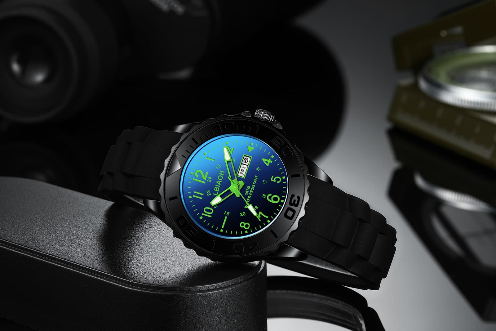 LOUIEJUELEN Glow-in-the-Dark Quartz Watch for Men & Women – Waterproof Silicone Strap, Dual Calendar, Sports Style, photo 9