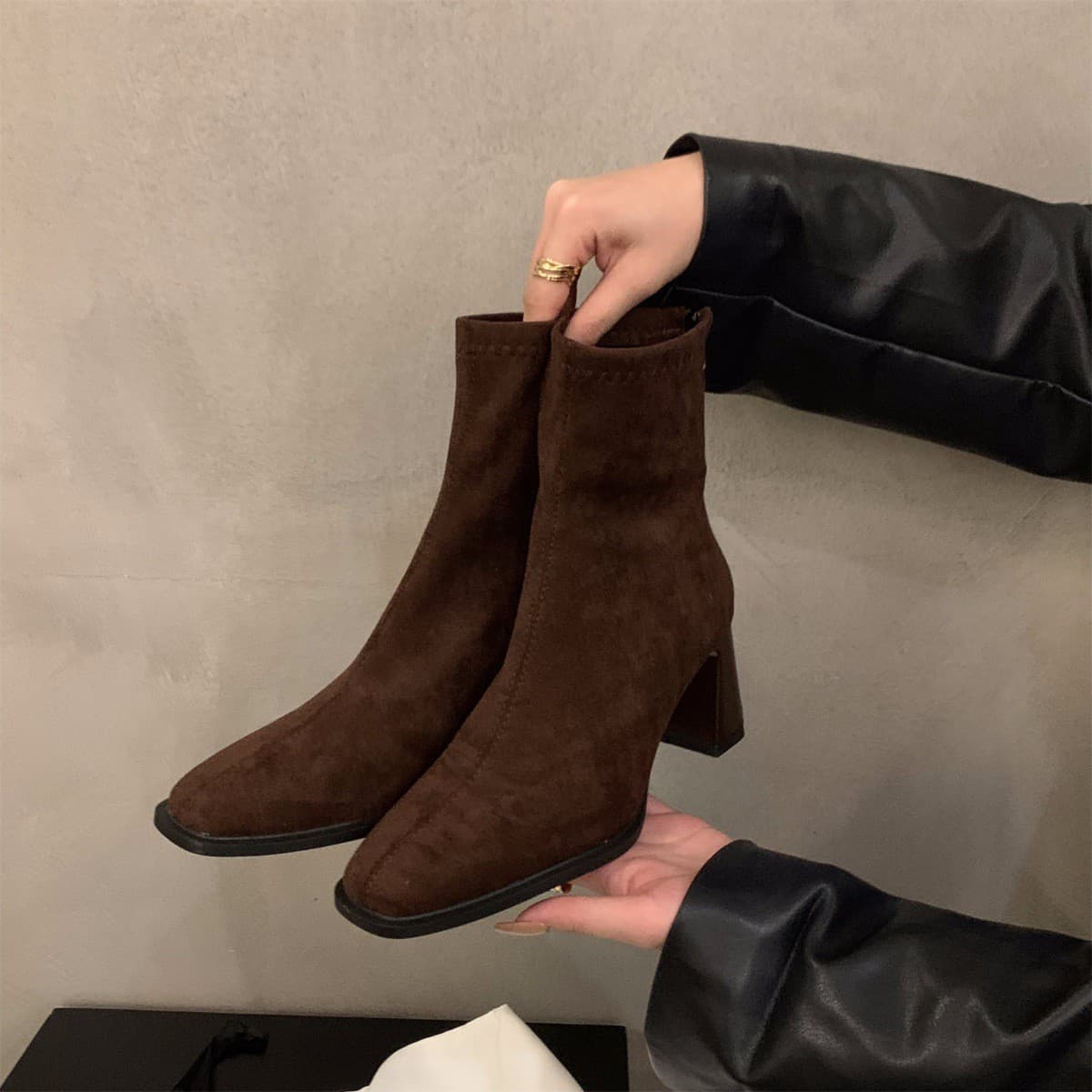 Korean-Style Suede Ankle Boots with Chunky High Heel and Square Toe, photo 9