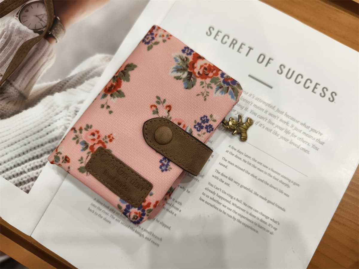 Multifunctional Korean-Style Fashionable Women's Wallet: Tri-fold Handbag with Multiple Card Slots, Matte Finish, Versatile, Short Design, Coin Pocket, photo 5