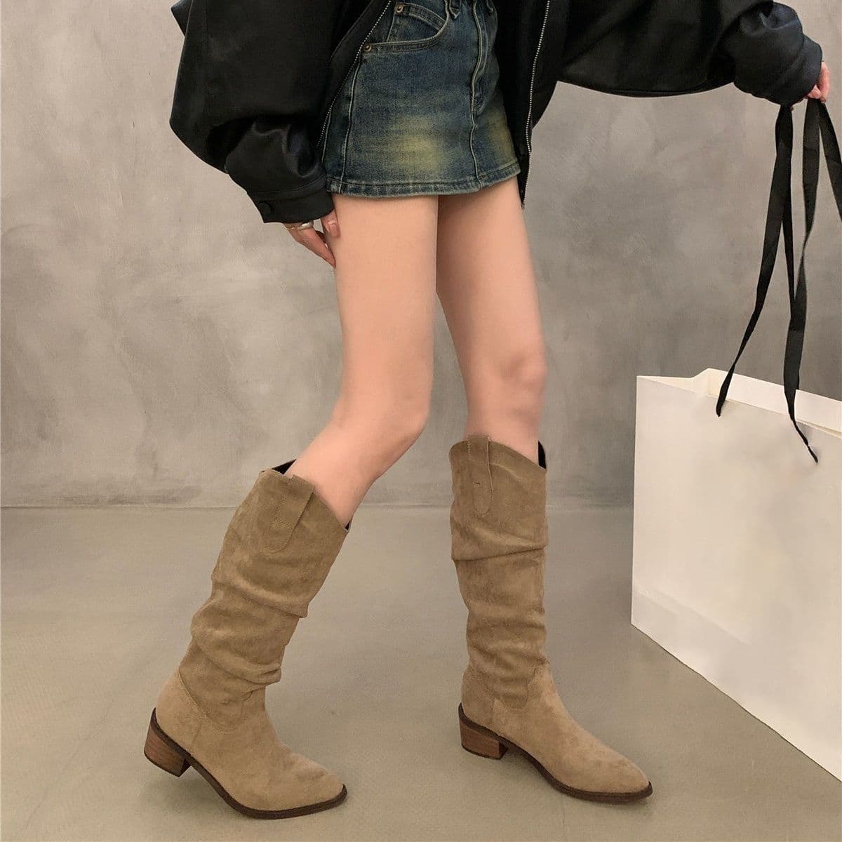 Women's Pointed-Toe, Chunky-Heeled, Pleated, High-Top Boots—2025 New Fall/Winter Fashion, Versatile, Slimming Dr. Martens-Style Boots, photo 3