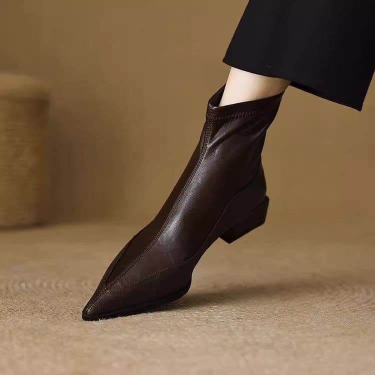 Chic Pointed-Toe Ankle Boots with Chunky Heel – Fall/Winter 2025 Trendy Women's Footwear, photo 2